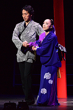 「主演はフラメンコ舞踊家・振付家の鍵田真由美さん、佐藤浩希さん」の画像