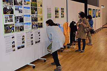 「美術や被服などの作品展示も併せて行いました」の画像