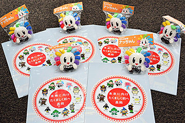 「「11地域キャラクタークリアファイル＆ナッちゃんマスコット」」の画像