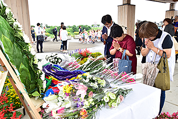 「メモリアルイベント献花」の画像