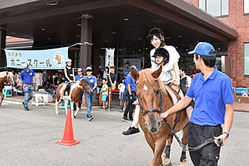 「ポニー乗馬体験」の画像