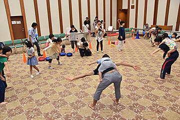 「スポーツ協会は親子体操教室を紹介」の画像