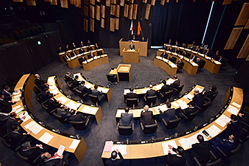 「新年度当初予算案など58件の議案が審議されます。」の画像