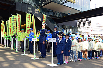 「アオーレ長岡で街頭広報出発式を行いました」の画像