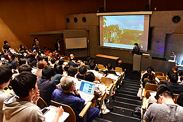 「ハワイ大学建築学部教授が造形大学で特別講義を行いました」の画像