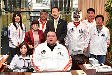 「アオーレ長岡の市長室も訪問」の画像