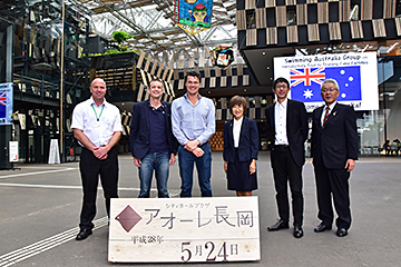 「大型ディスプレー表示などで歓迎」の画像