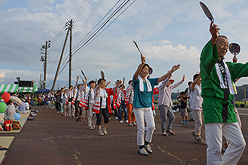 「約600人の地元住民総出の小国音頭」の画像