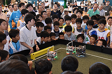 「長岡工業高等専門学校のデモンストレーション」の画像
