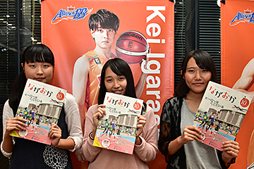 「アオーレ長岡で勉強していた高校生がＰＲに協力してくれました」の画像