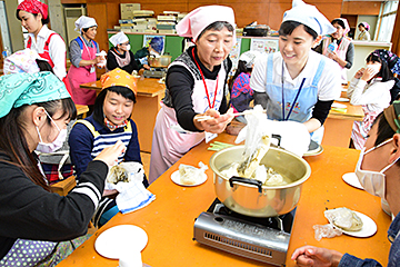 「避難食作り」の画像