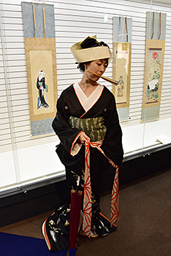 「科学博物館で髪結いの実演を行いました」の画像