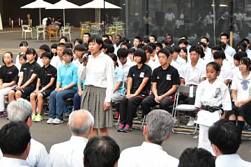 「中越高校バレーボール部の土田子代美さんが決意表明」の画像