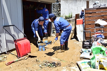 「家屋の泥上げ作業や片付けを行いました」の画像