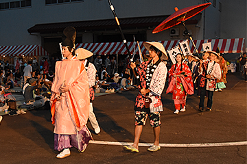 「みやびな世界を再現した平安行列」の画像