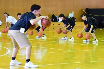 「新潟アルビレックスBBの畠山俊樹選手」の画像