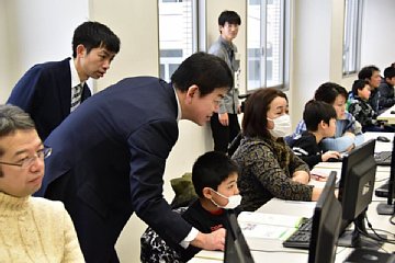 「いろいろなプログラムに挑戦していました」の画像