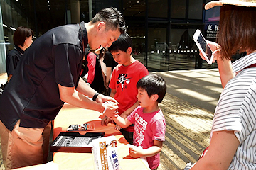 「憧れの選手との写真撮影やサイン会」の画像2