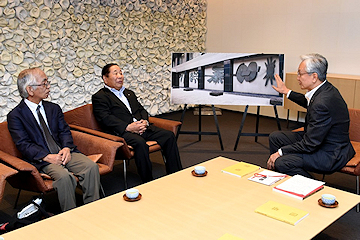 「斎藤義重さんのご子息、和土さんも同席」の画像