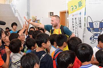 「選手たちもハイタッチで応えました」の画像2