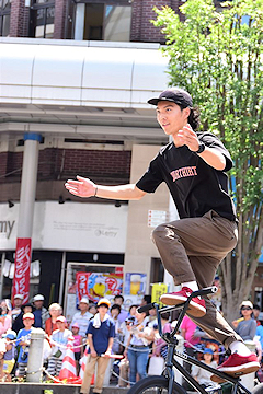 「片桐亮さんによる演技」の画像