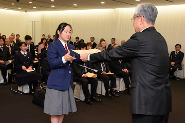 「長岡市表彰式を開催」の画像