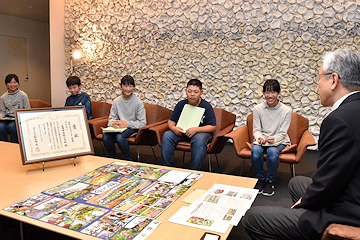 「花委員会の委員長・八木彩世さん」の画像
