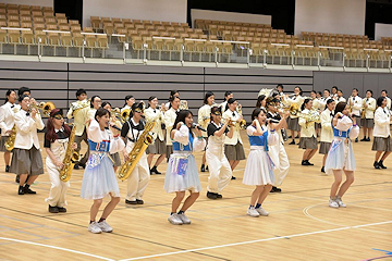 「TEAM SHACHI、中越高校吹奏楽部ミニライブ」の画像