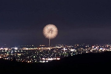 「慰霊の花火「白菊」」の画像3