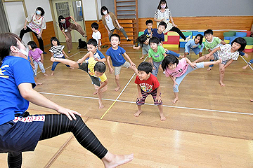 「四股を踏んだり」の画像