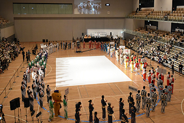 「“センバツ”チームの息の合った民踊流し」の画像1