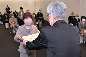 「長岡市表彰式を開催」の画像