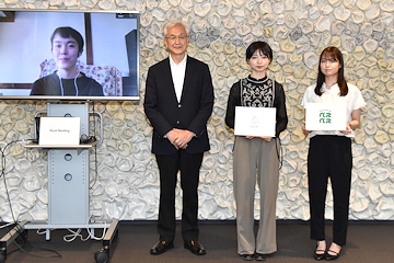 「3人の女性起業家が市長に活動を報告」の画像