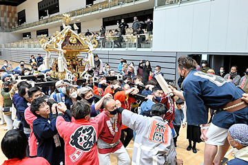 「アリーナを練り歩きました」の画像2