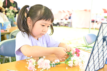 「花かんむりづくり」の画像