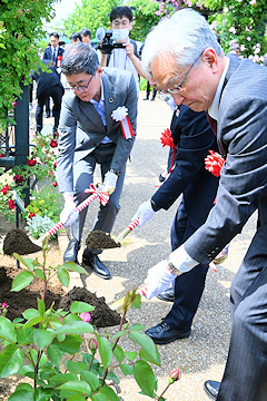 「記念セレモニー」の画像