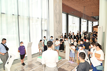 「オープン前の米百俵プレイスミライエ長岡を見学」の画像