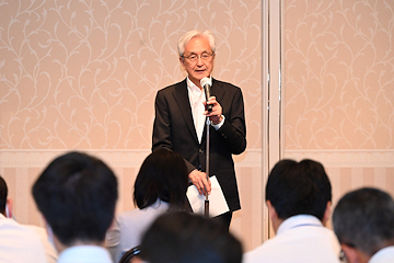「冒頭のあいさつをする磯田市長」の画像