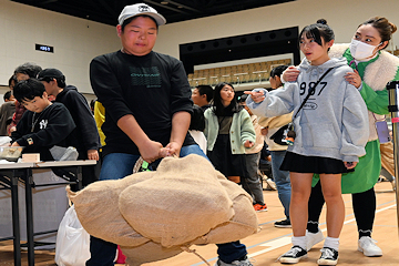 「新米おにぎり1,000個が配られました」の画像3