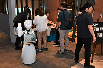 「OriHime開発のきっかけや込める思いを話しました」の画像