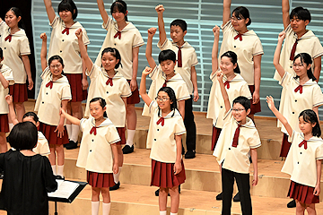 「両合唱団は終戦70年事業で初共演」の画像2