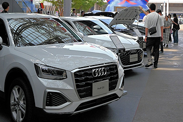 「ドイツのブランド車の展示」の画像