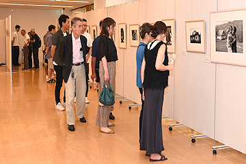 「写真家・大石芳野さんの写真展」の画像