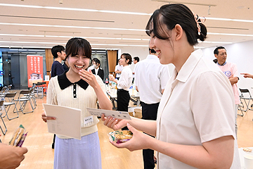 「企業の人と気軽に話せる機会はなかなか無いのでうれしかった」の画像