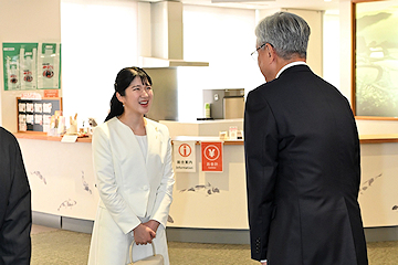 「やまこし震災復興交流館おらたるを視察」の画像2
