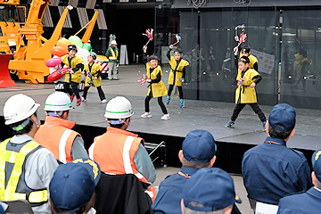 「富曽亀保育園の園児たち」の画像2