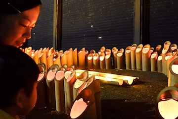「竹で作った灯ろう約1万5千個がずらり」の画像2