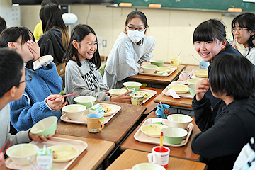 「出席した米農家・長部茂幸さんに質問」の画像2