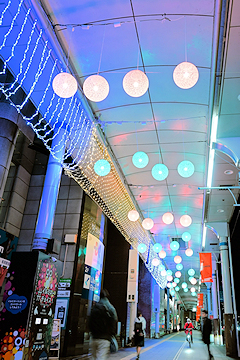 「好みの色や明るさに操作できるイルミネーション」の画像1