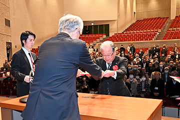 「委嘱辞令伝達式を開催」の画像1